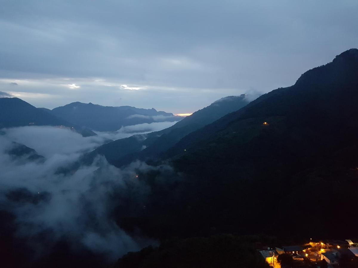 拉拉山周家渡假旅館 Hualing Exterior photo
